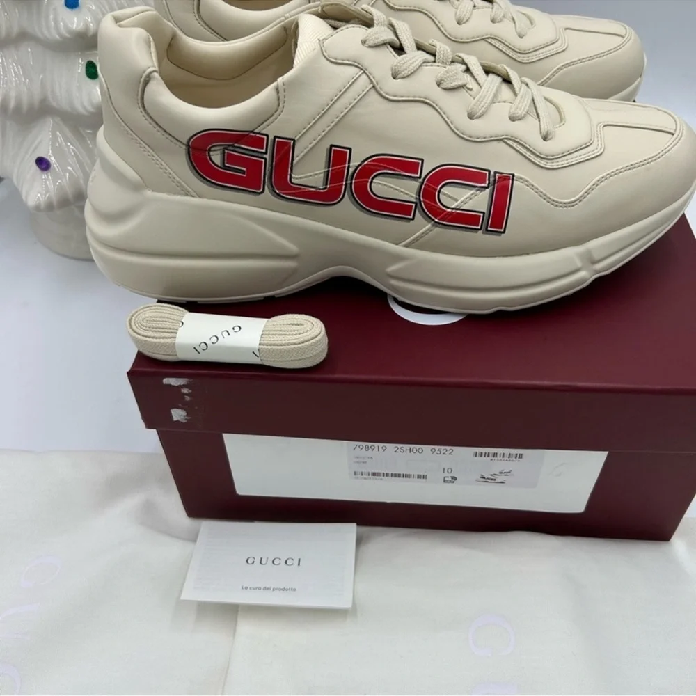 Gucci, beige sneakers with red accent size 10 made in Italy